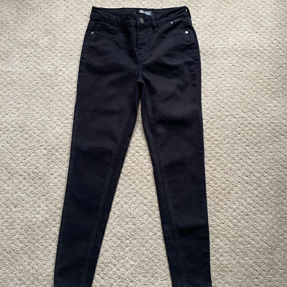 XOXO Black Skinny Jeans – Size 5/27 NWOT